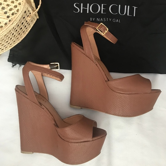 Nasty Gal Shoes - Shoe Cult by Nasty Gal Tan Platform Wedges